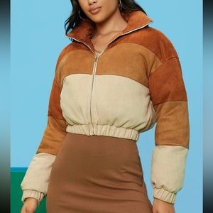 Abrigo acolchado de color combinado de hombros caídos cremallera